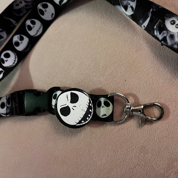 Lanyard Nightmare Before Christmas  Plus Pin Black & White - Picture 5 of 5